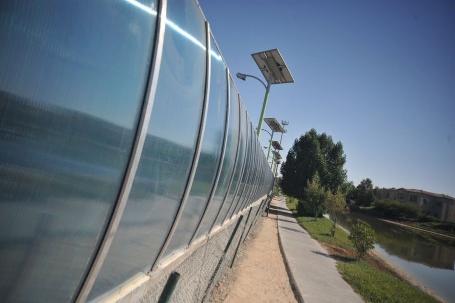 polycarbonate-road-noise-barrier